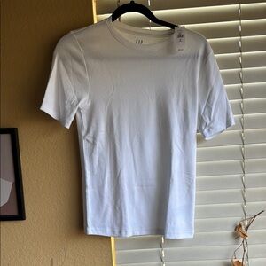 GAP White Short Sleeve Organic cotton Tee Classic Crew Neck